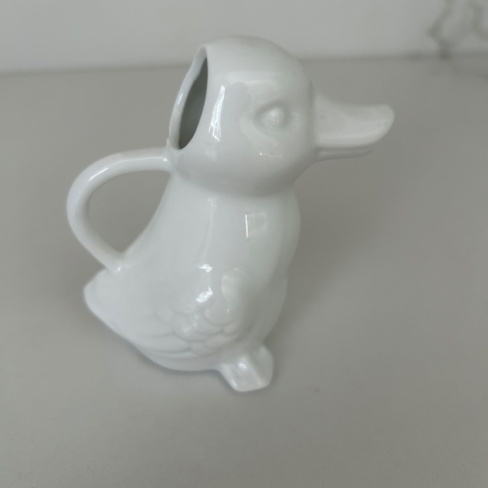 Super cute duck creamer